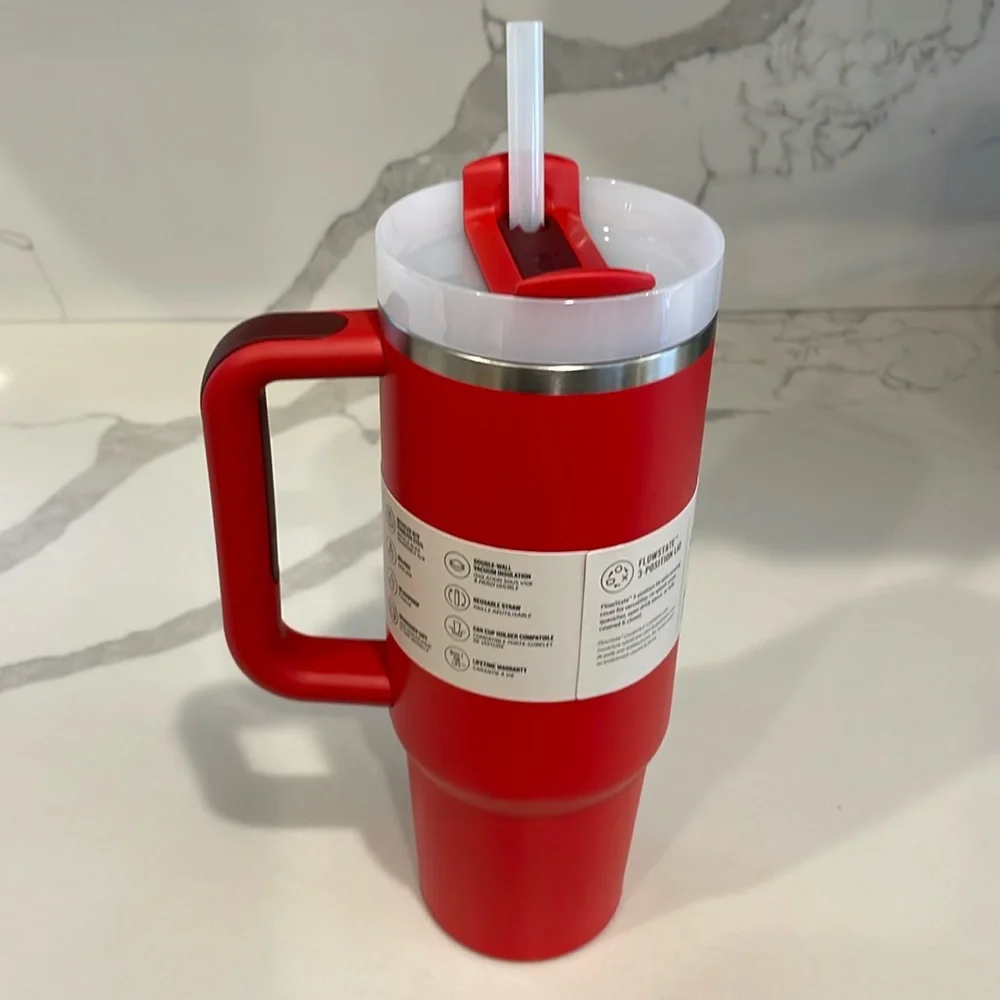 Stanley - 30 oz. LAVA (red) Quencher H2.0 Flowstate Tumbler w/Handle - NWT!